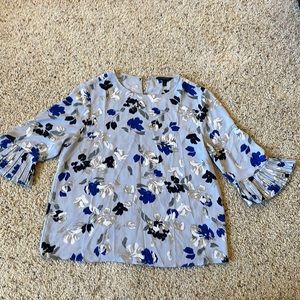 Banana Republic flutter sleeve top